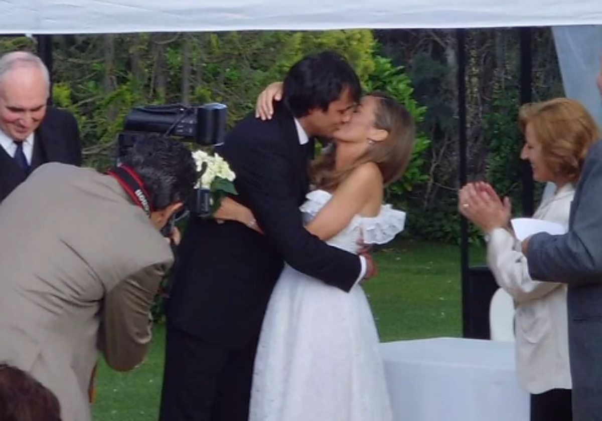 Ion Aramendi y María Amores, el día de su boda.