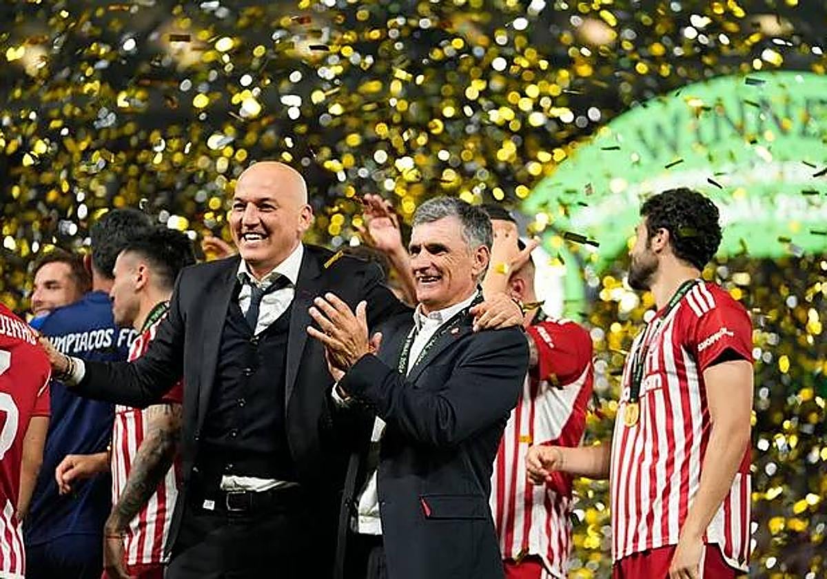 Kovacevic y Mendilibar celebran la Conference League en Atenas.