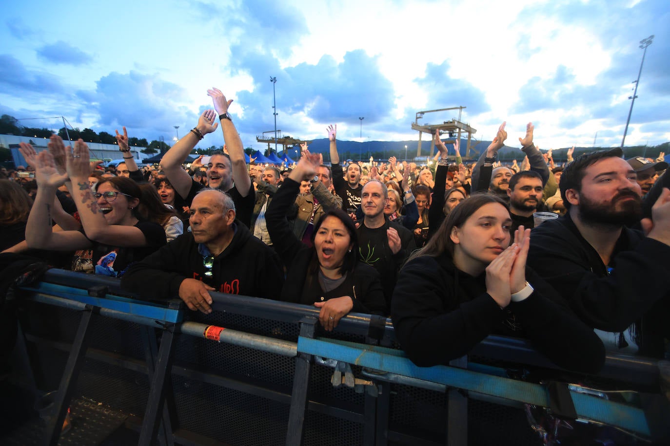 Las mejores imágenes del concierto de Robe en Irun