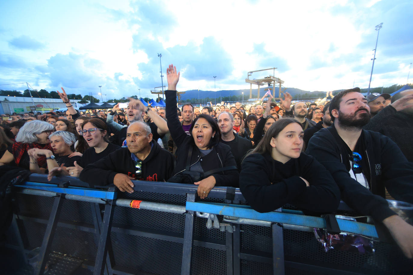 Las mejores imágenes del concierto de Robe en Irun