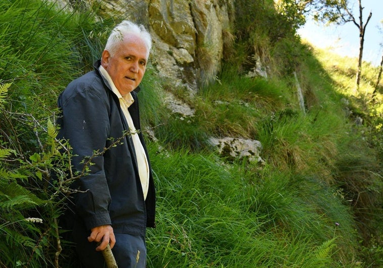 José María Guibert, el pasado miércoles, en Utseta, en las inmediaciones del zulo donde permaneció secuestrado su padre.