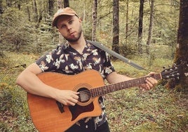 El músico de Lekunberri, Sasha Smith, actuará en solitario para presentar sus nuevas canciones.