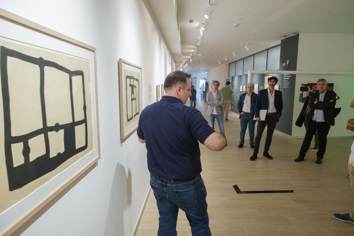 Una colección con obras de Chillida, Miró, Picasso y Balenciaga