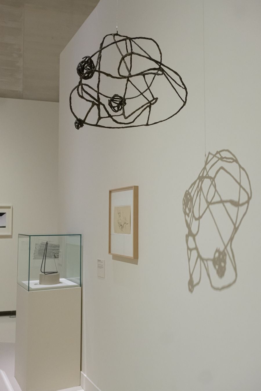 Una colección con obras de Chillida, Miró, Picasso y Balenciaga