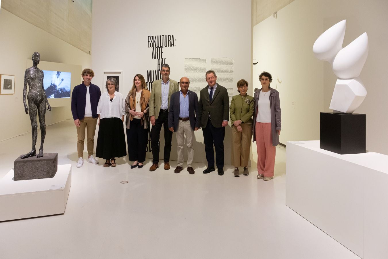 Una colección con obras de Chillida, Miró, Picasso y Balenciaga