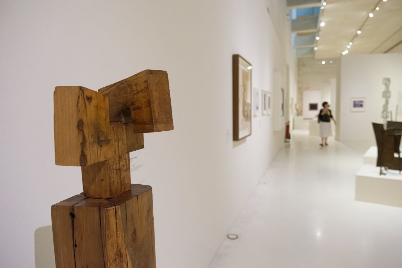Una colección con obras de Chillida, Miró, Picasso y Balenciaga