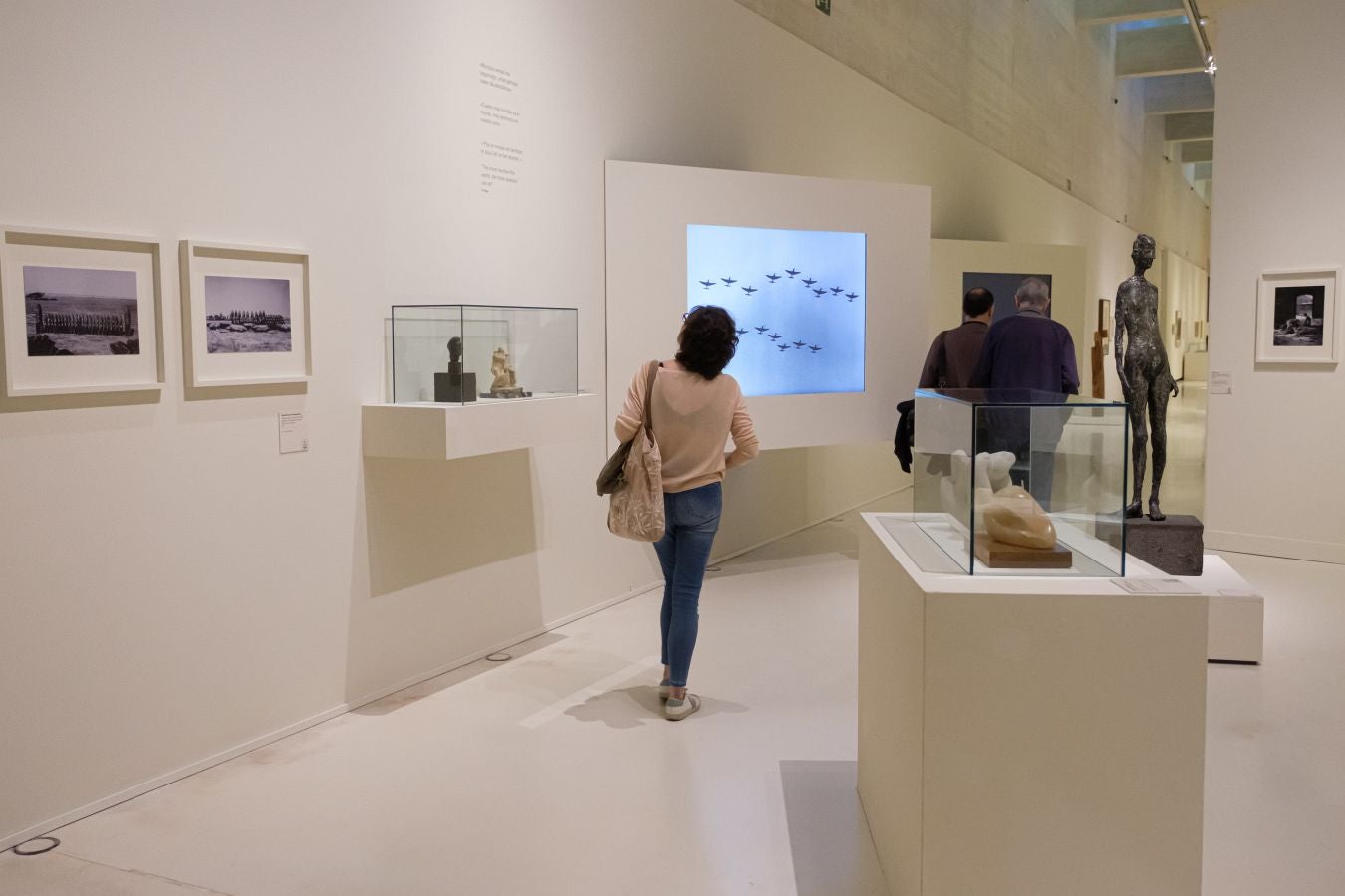 Una colección con obras de Chillida, Miró, Picasso y Balenciaga