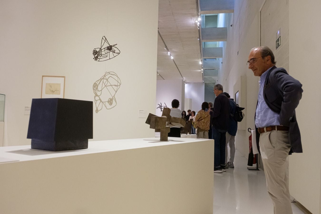 Una colección con obras de Chillida, Miró, Picasso y Balenciaga