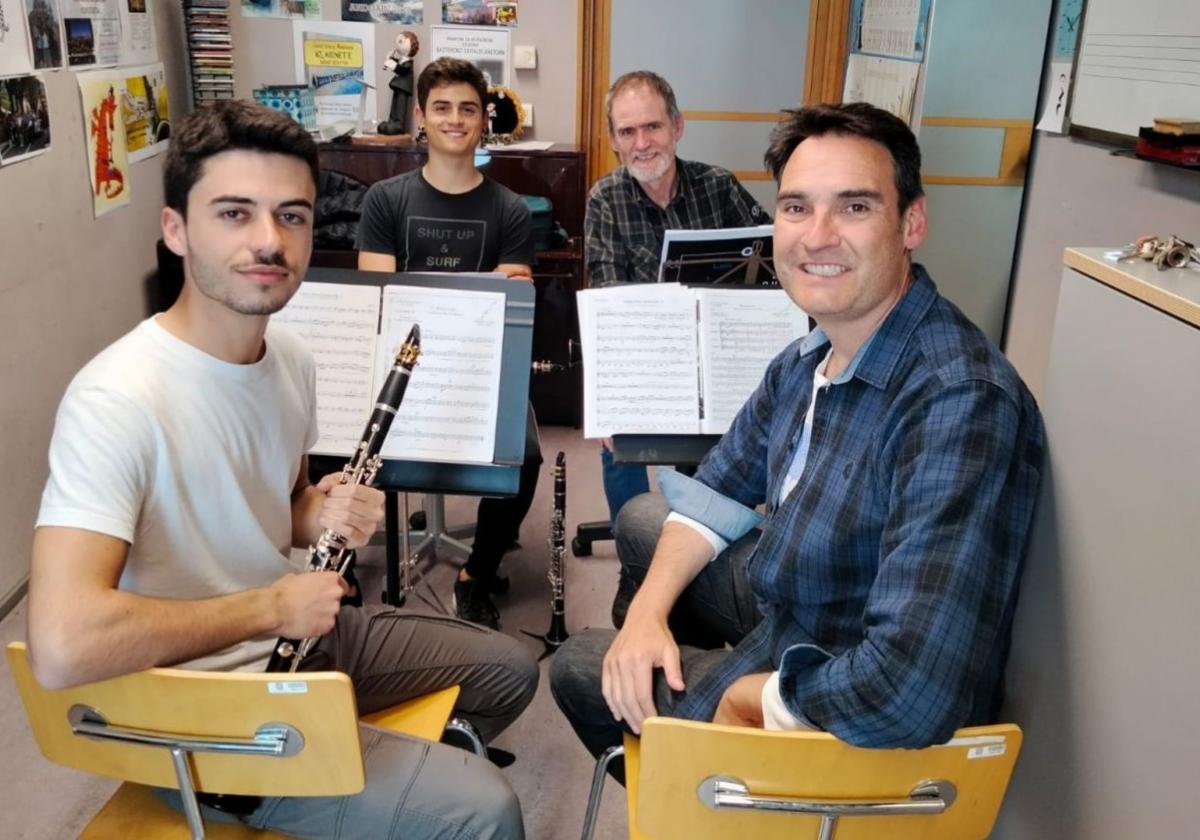 Componentes del conjunto de clarinete Lautan Quartet de la Udal Musika Eskola de Andoain.