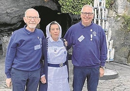 Mikel Korkostegi junto a los otros voluntarios guipuzcoanos homenajeados.