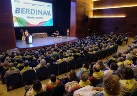 La gala de celebración del Día del Grupo Social ONCE en la Sala de Cámara del Kursaal.