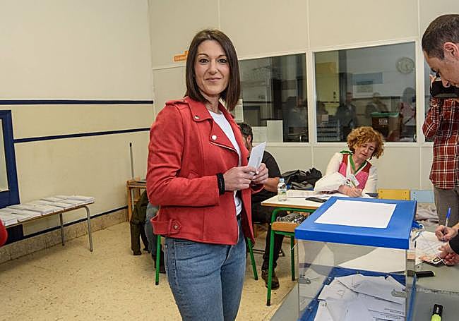 Oihane Agirregoitia, votando este domingo.