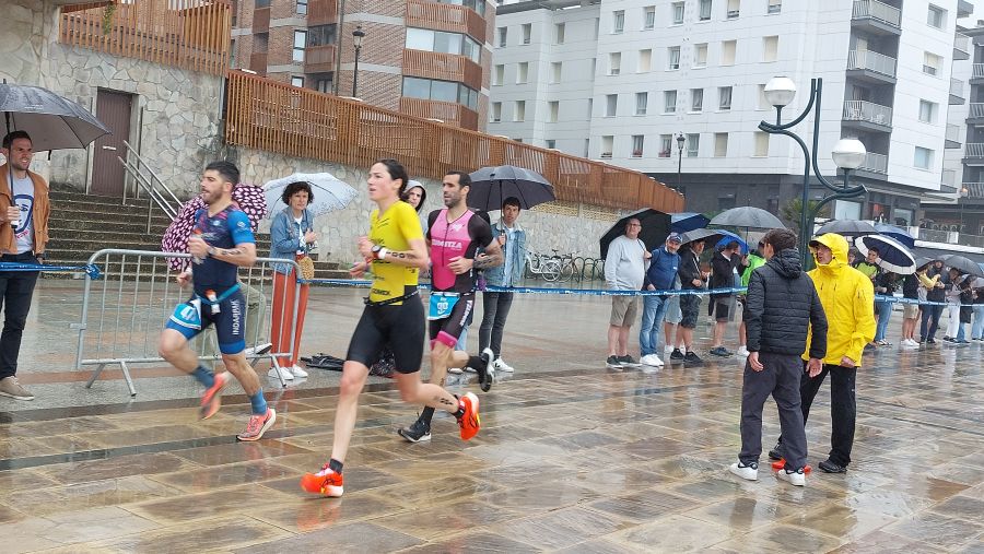 Multitudinario Triatlón de Zarautz