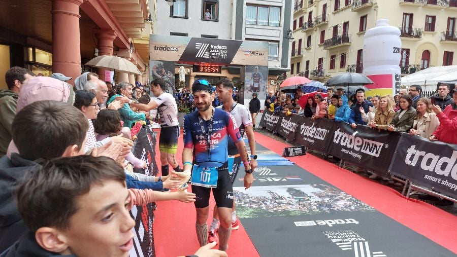 Multitudinario Triatlón de Zarautz