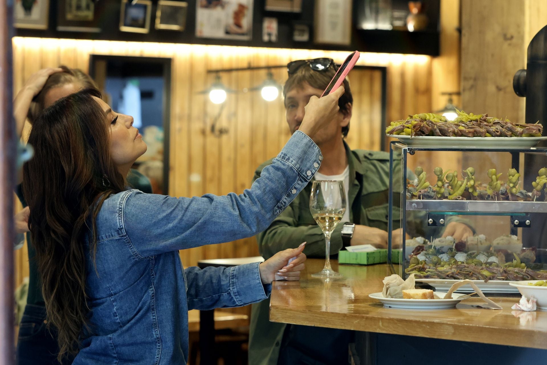 Eva Longoria disfruta de la gastronomía donostiarra