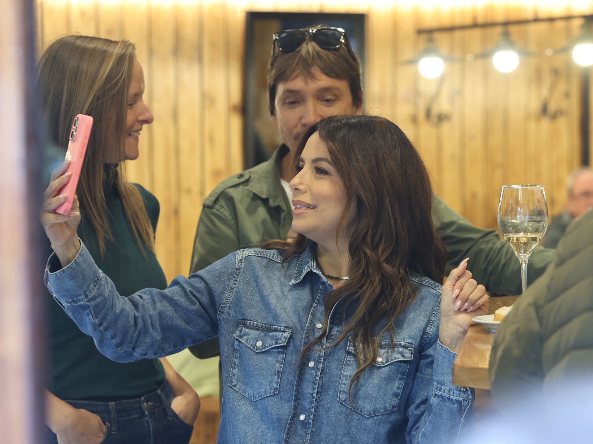 Eva Longoria disfruta de la gastronomía donostiarra