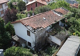 Ocho detenidos y dos policías heridos leves en una batalla campal en una casa okupa de Intxaurrondo