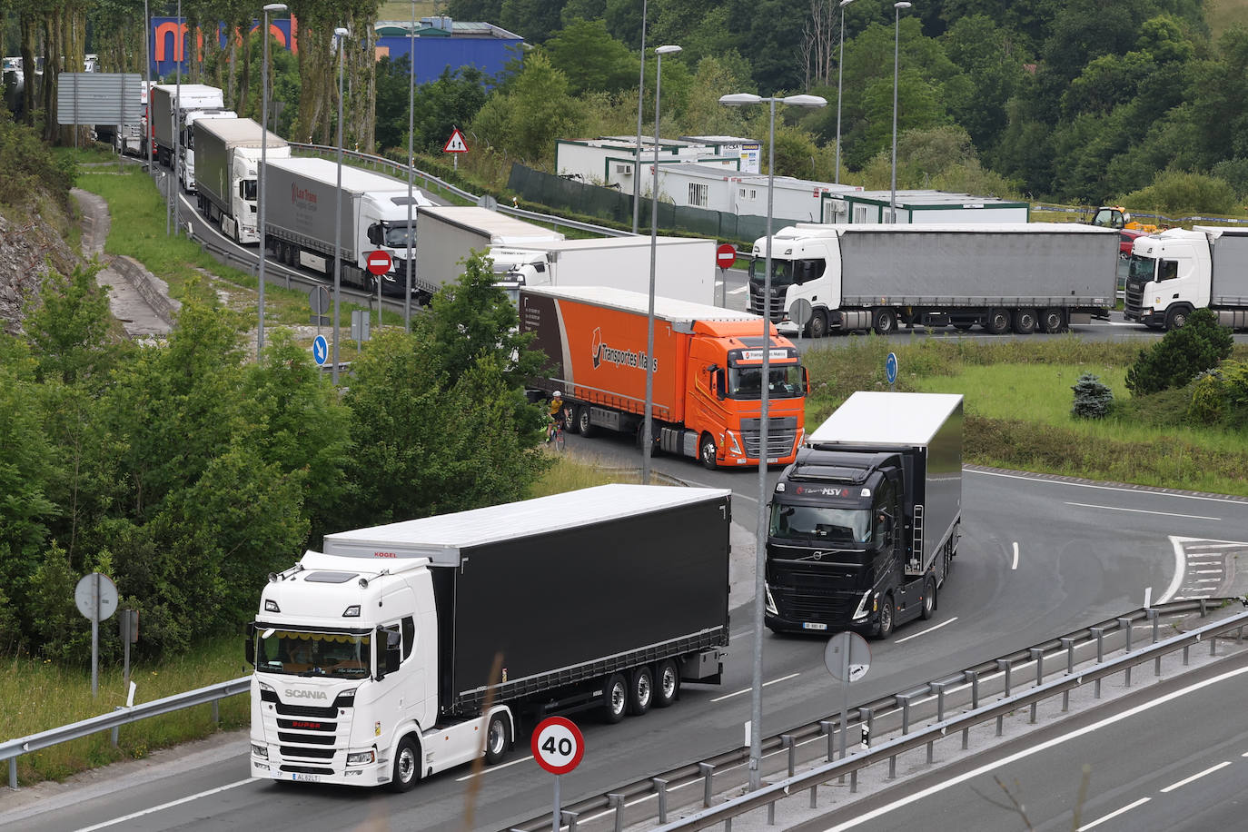 Atascos de camiones en Gipuzkoa el pasado día 4.