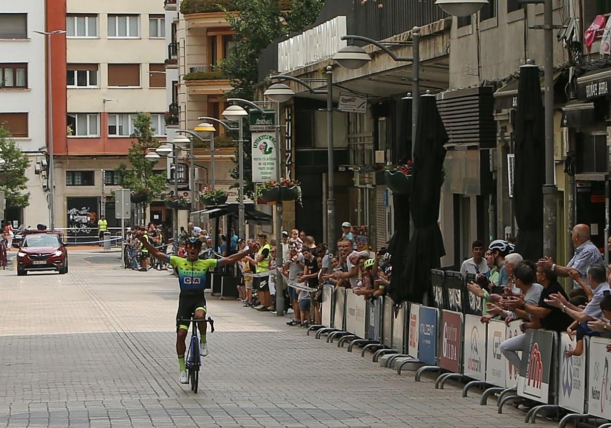 Germán Corozzolo, del Volvo Arregui Cya Hegotarrak, fue el ganador de la prueba del año pasado, con un gran ataque en el Alto de Azkarate.