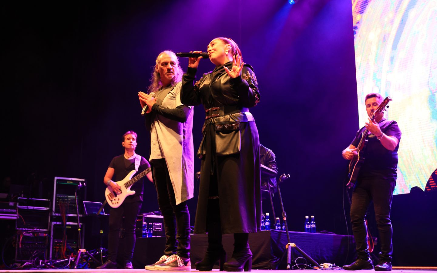 Las mejores imágenes del concierto de Camela en Irun