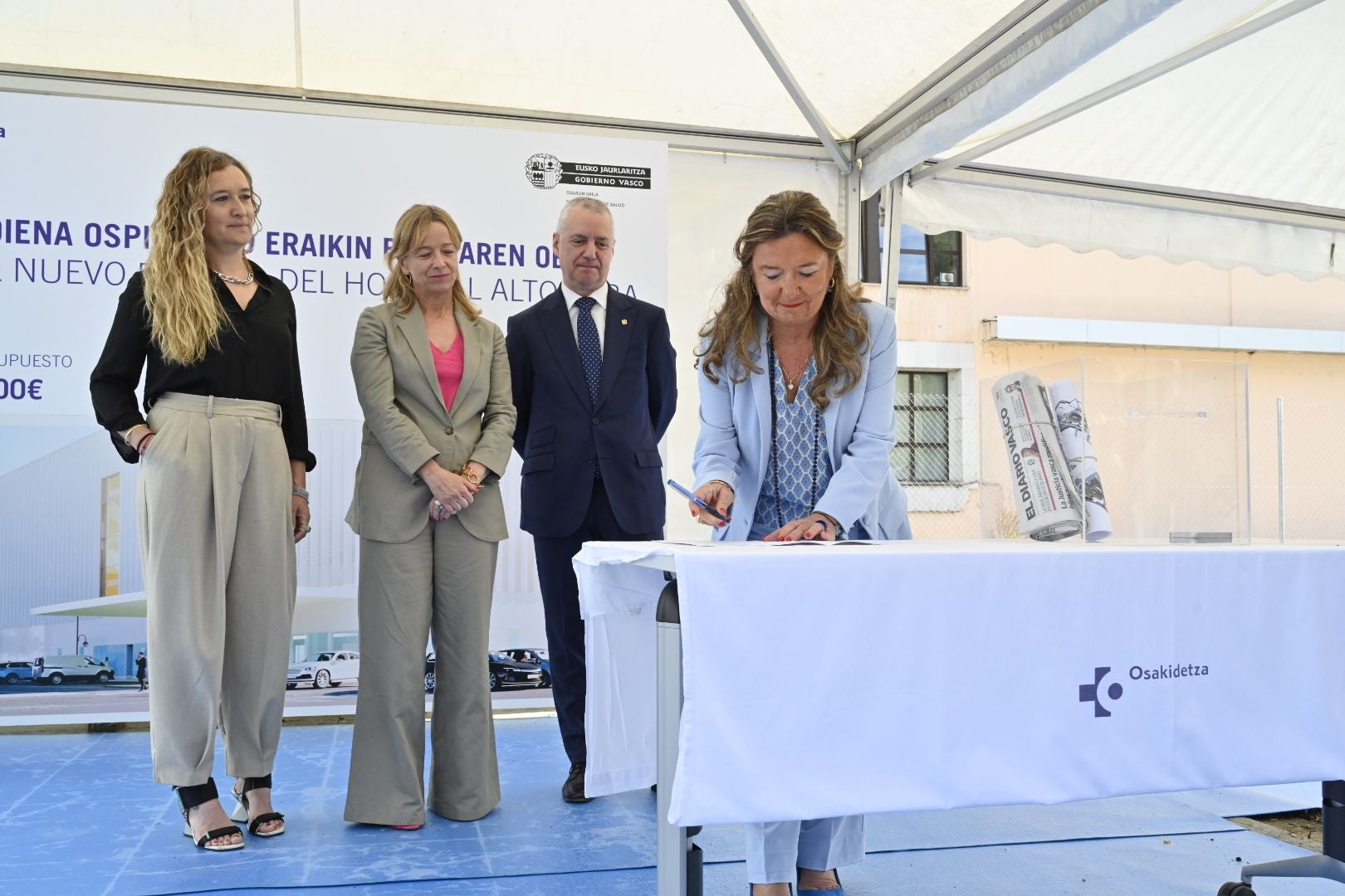 El último acto de Iñigo Urkullu, el primer cimiento del nuevo hospital de Alto Deba