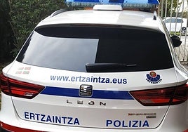 Coche de la Ertzaintza.
