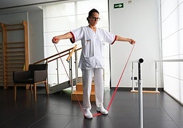 La cuidadora Maite Martín, en la clínica de Hondarribia.