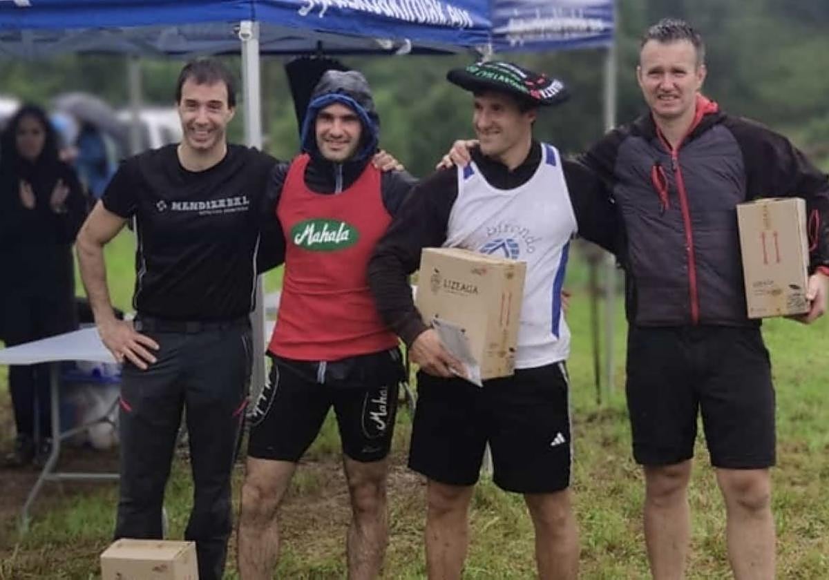 Iban Pardo, Mikel Lizartza, Julen Gabirondo y Jokin Etxeberria.