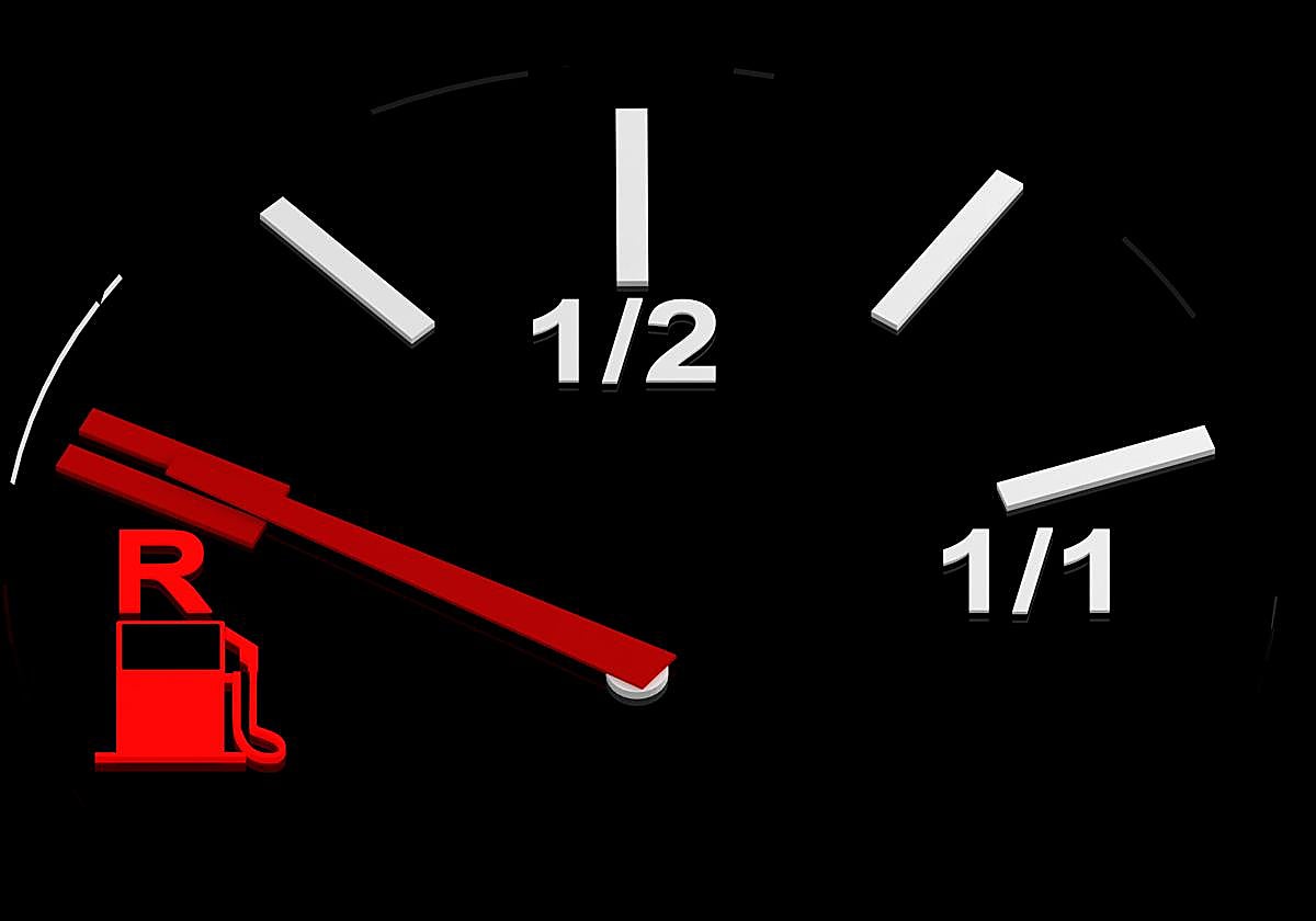 Conducir con el depósito en la reserva: malo para el coche y el bolsillo