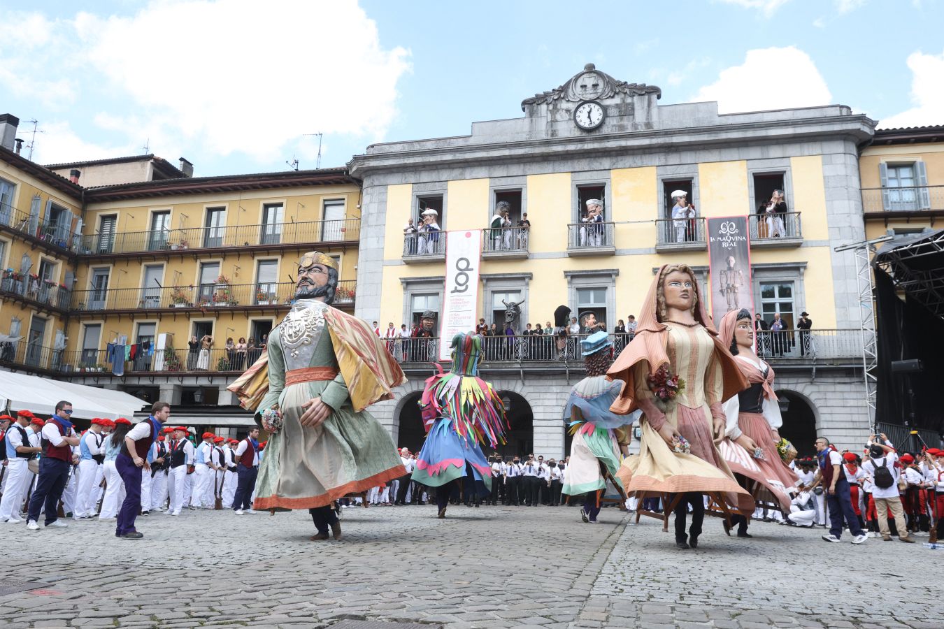 San Juan llega bajo el sol