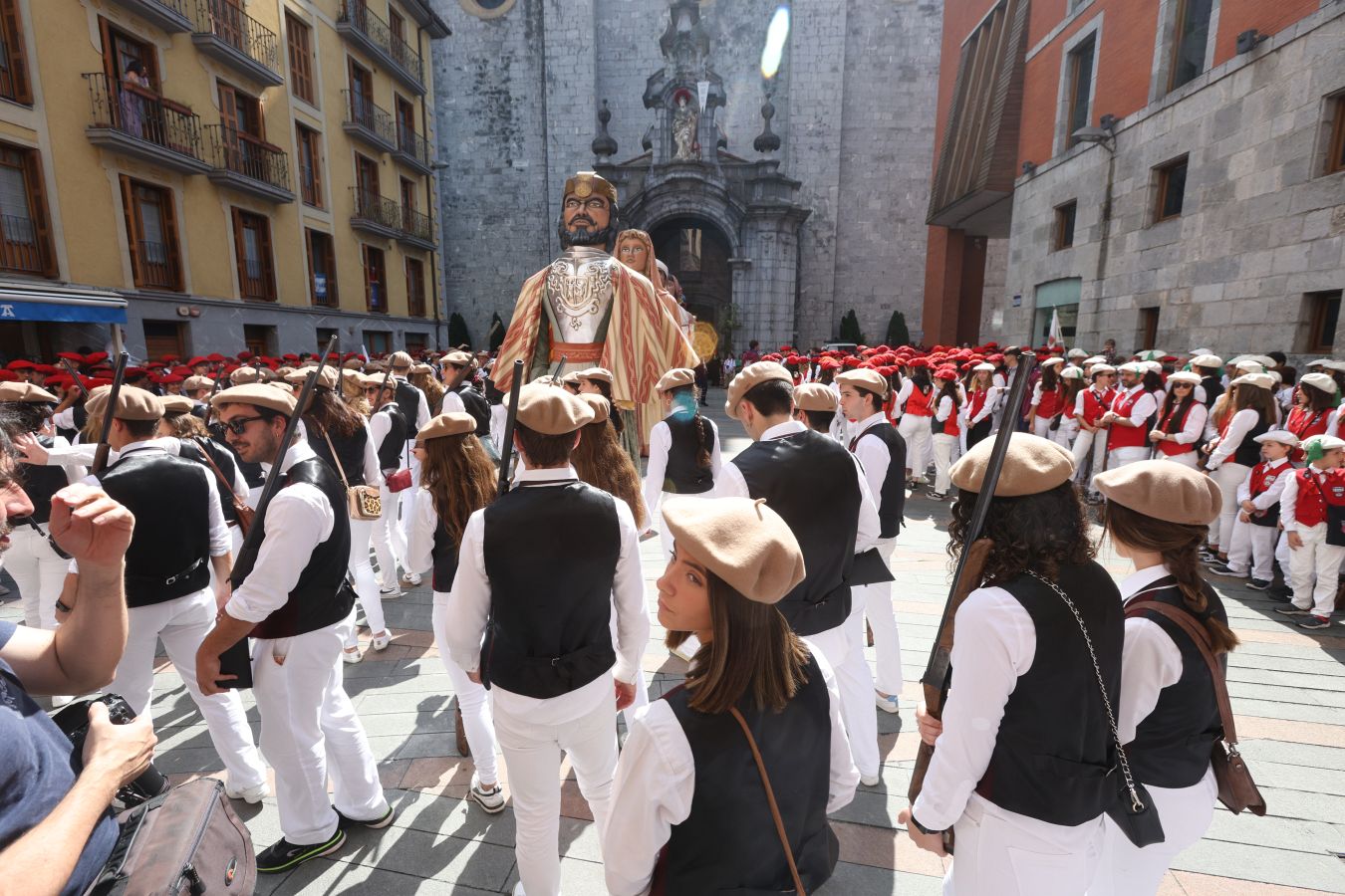 San Juan llega bajo el sol