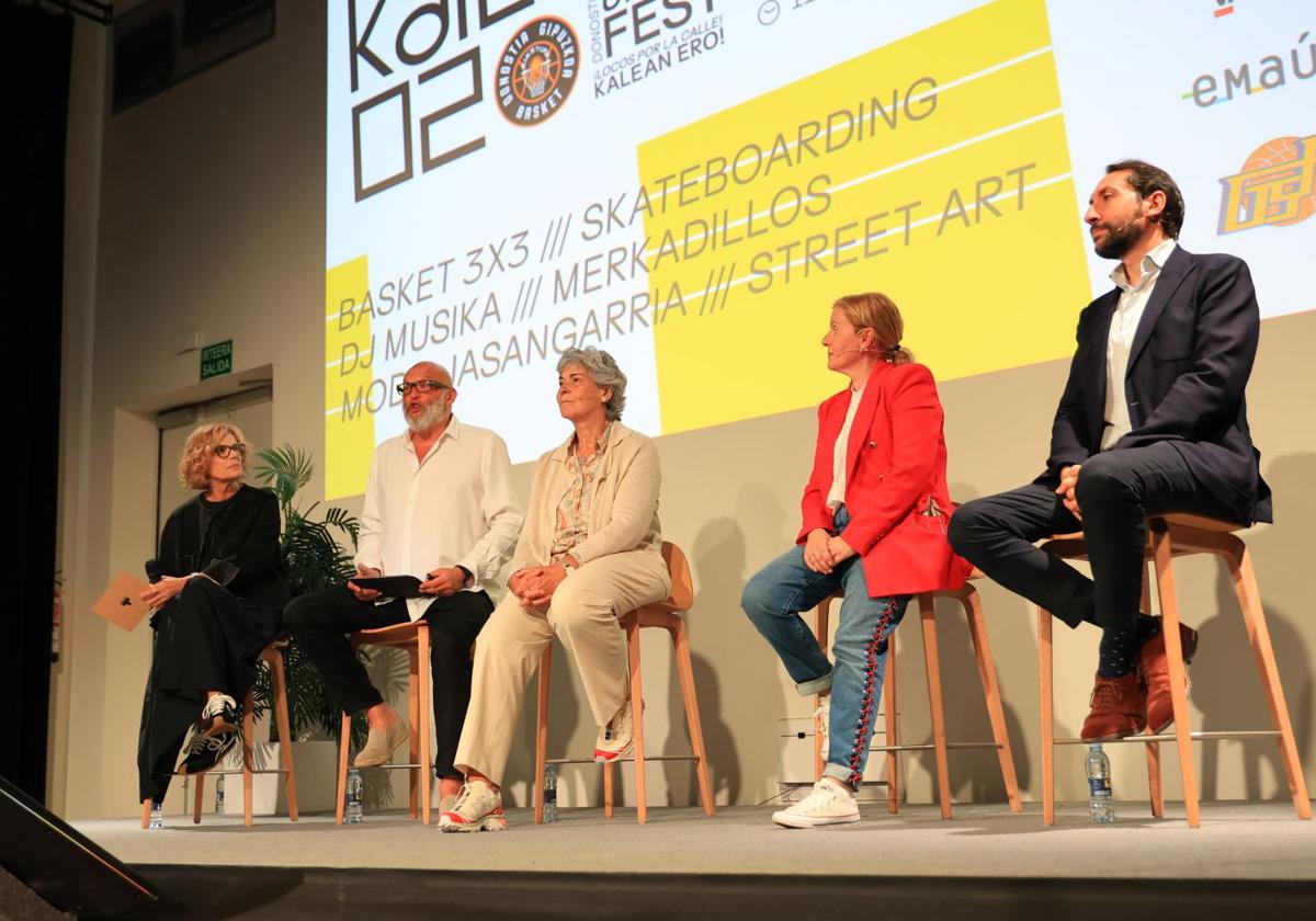 Vicente Mozo, organizador de Kalean Urban Festival, durante la presentación del evento en Tabakalera.