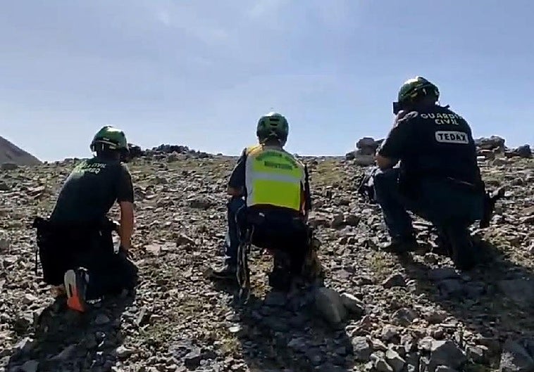 Un senderista se topó con la bomba a cuatro metros del camino.