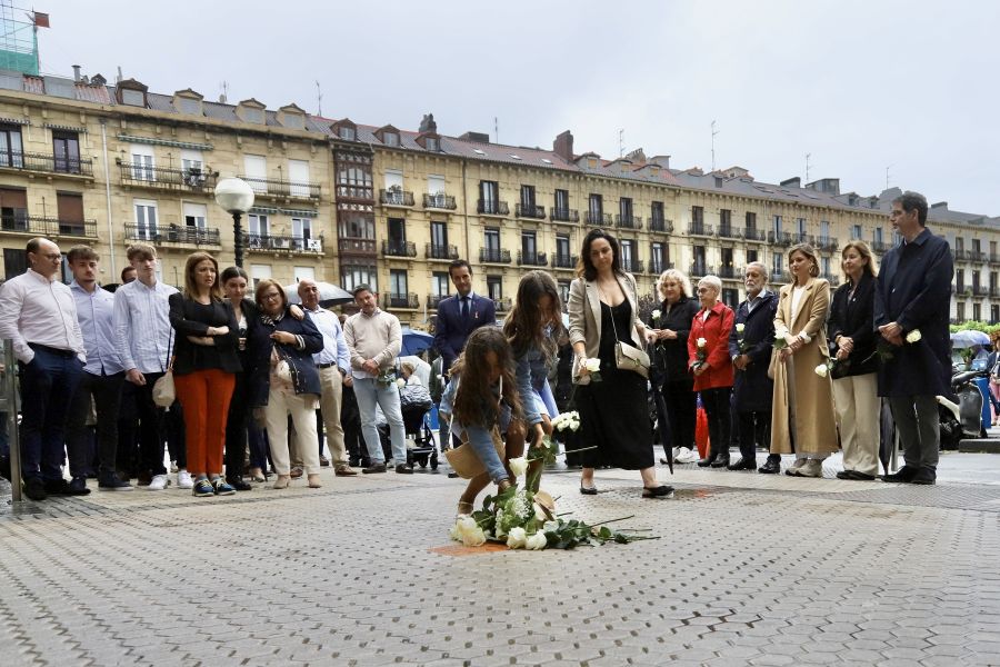 Donostia rinde tributo a la memoria de Manuel Orcera