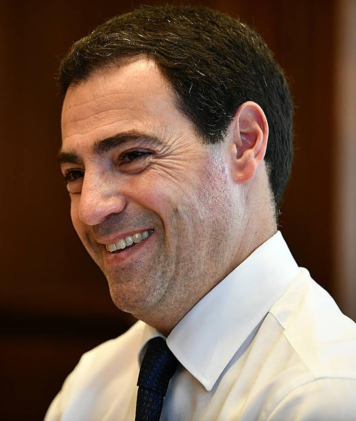 Imagen secundaria 2 - Imanol Pradales: «No vengo a ser el gerente del Gobierno Vasco sino a liderar la nueva Euskadi»