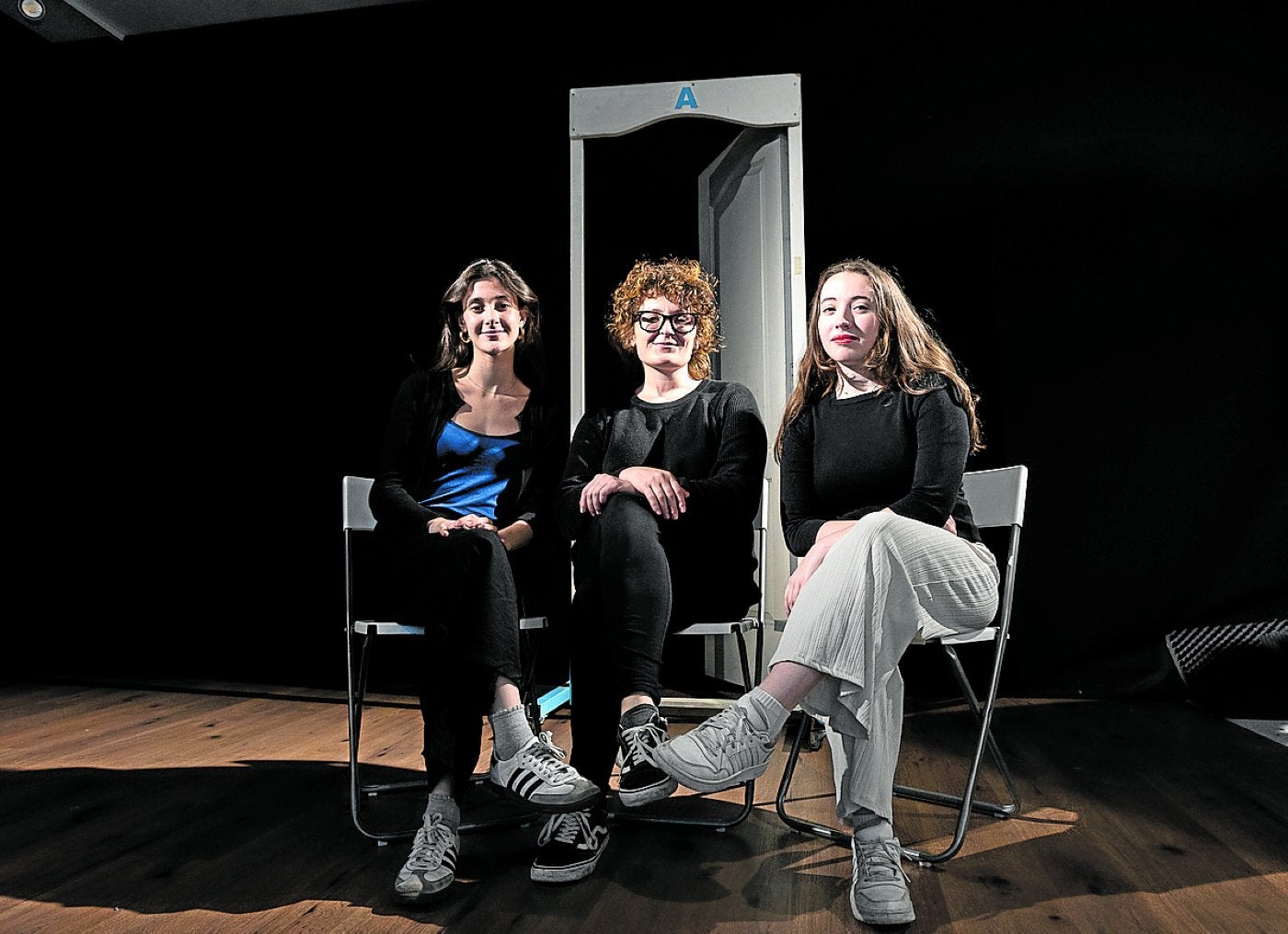 Marga, en el centro, lleva 15 años formando en artes escénica.