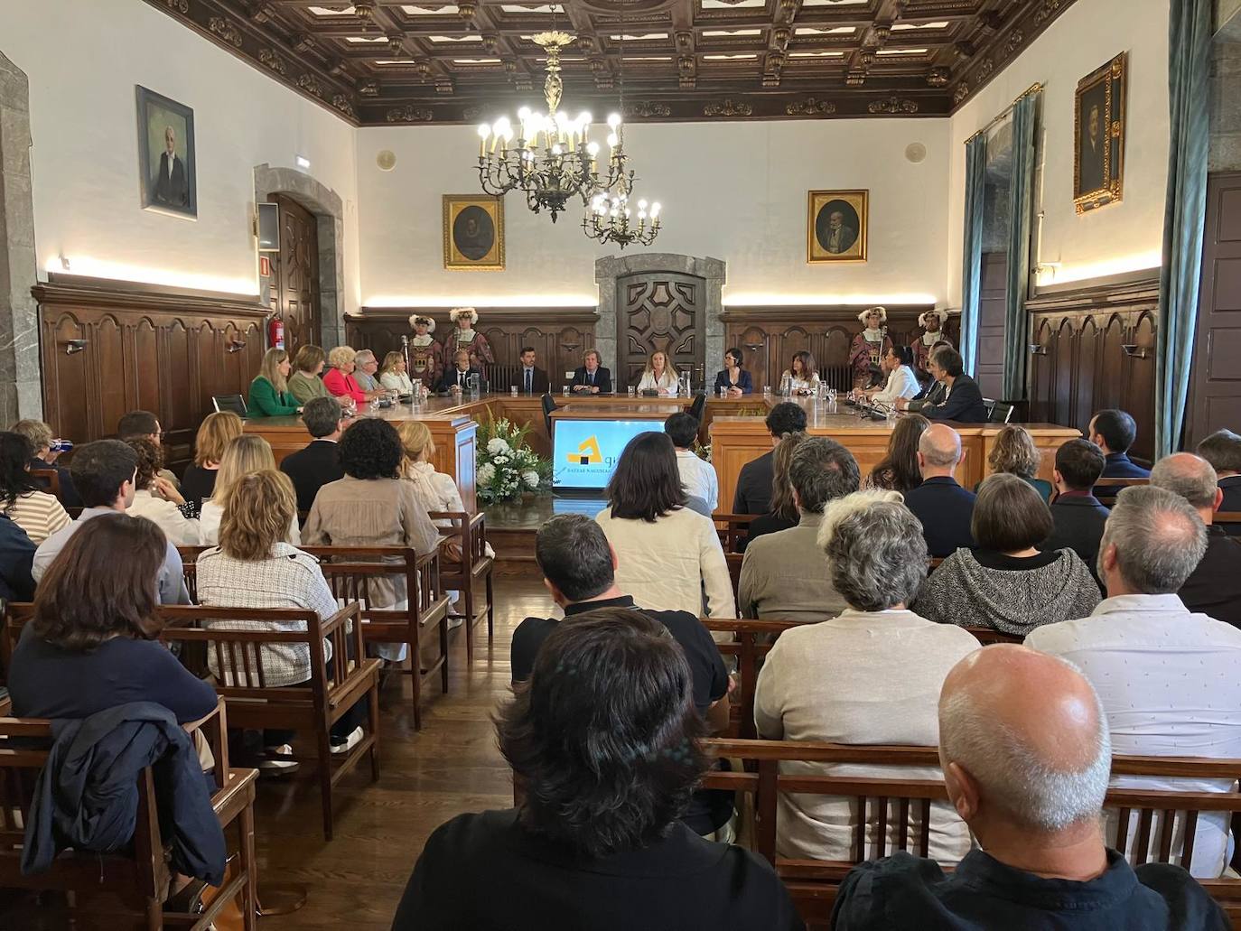 Arrasate acoge el Pleno itinerante de las Juntas Generales