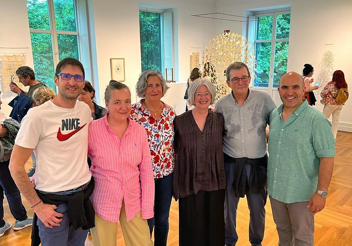 Raúl Villamor, Rita Unzurrunzaga, Sonia Uribe, la artista María Cueto, Mariano Arsuaga y Eneko Calvo.