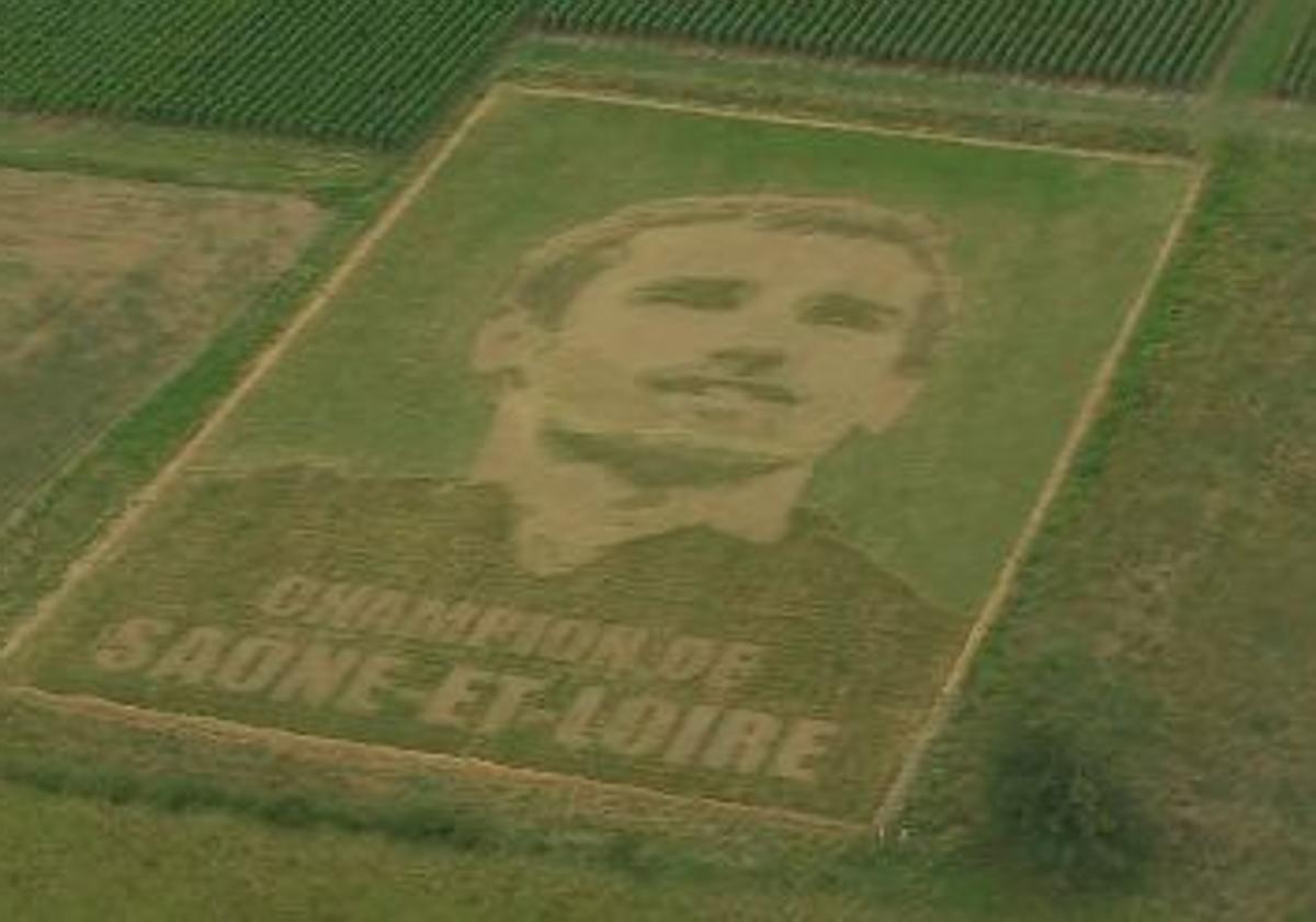 La cara de Antoine Griezmann en el campo