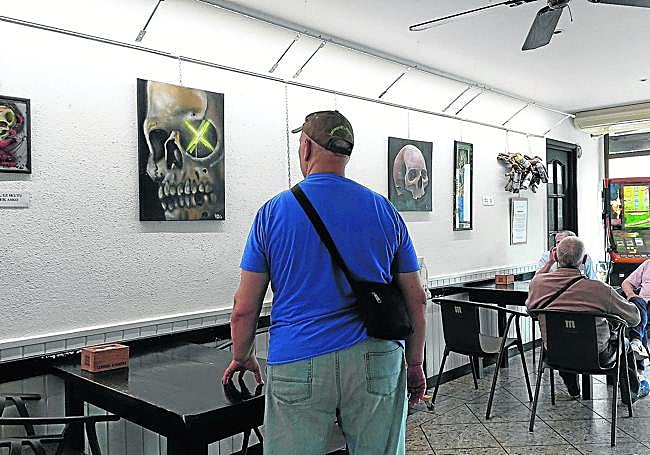 Bar Muñoz. La taberna ordiziarra presenta una exposición de arte urbano.