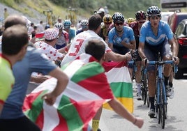 Afición vasca en el paso del Tour por el Tourmalet en 2019.