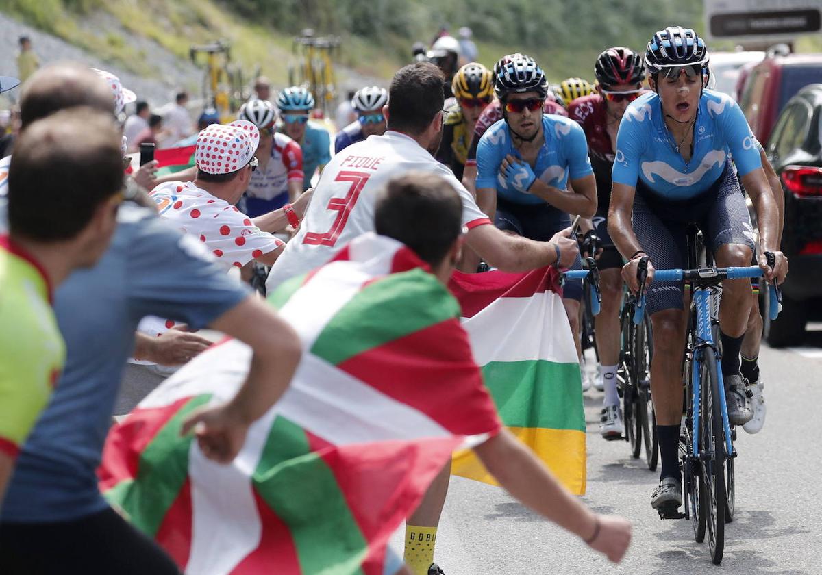 Afición vasca en el paso del Tour por el Tourmalet en 2019.