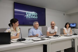 Naiara Goia, Paulo Agirrebaltzategi, Xabier Mujika eta Olatz Ibarretxe, ekimenaren aurkezpen ekitaldian, Donostian.