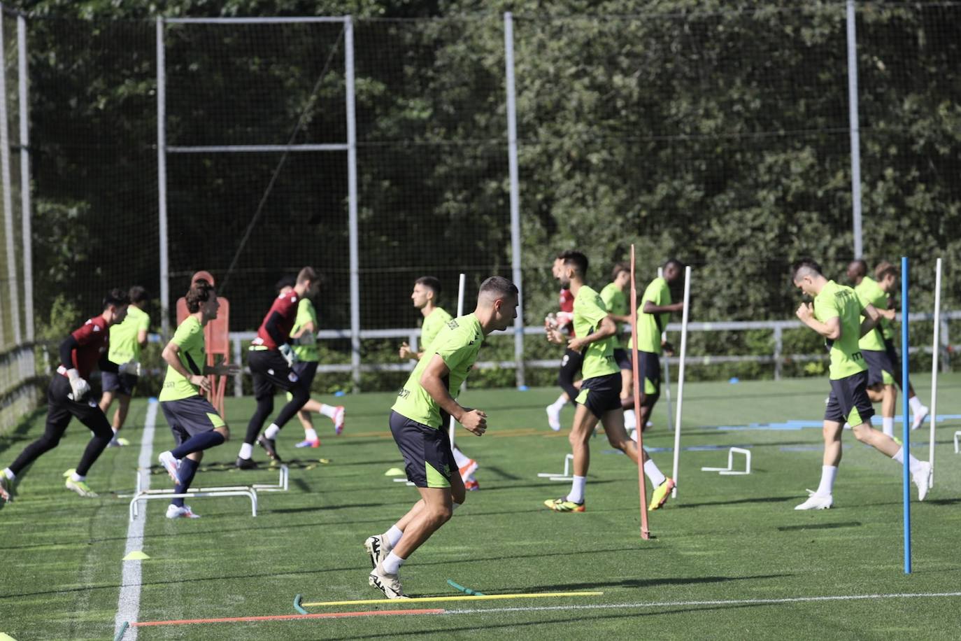 El equipo completa su primera jornada de trabajo