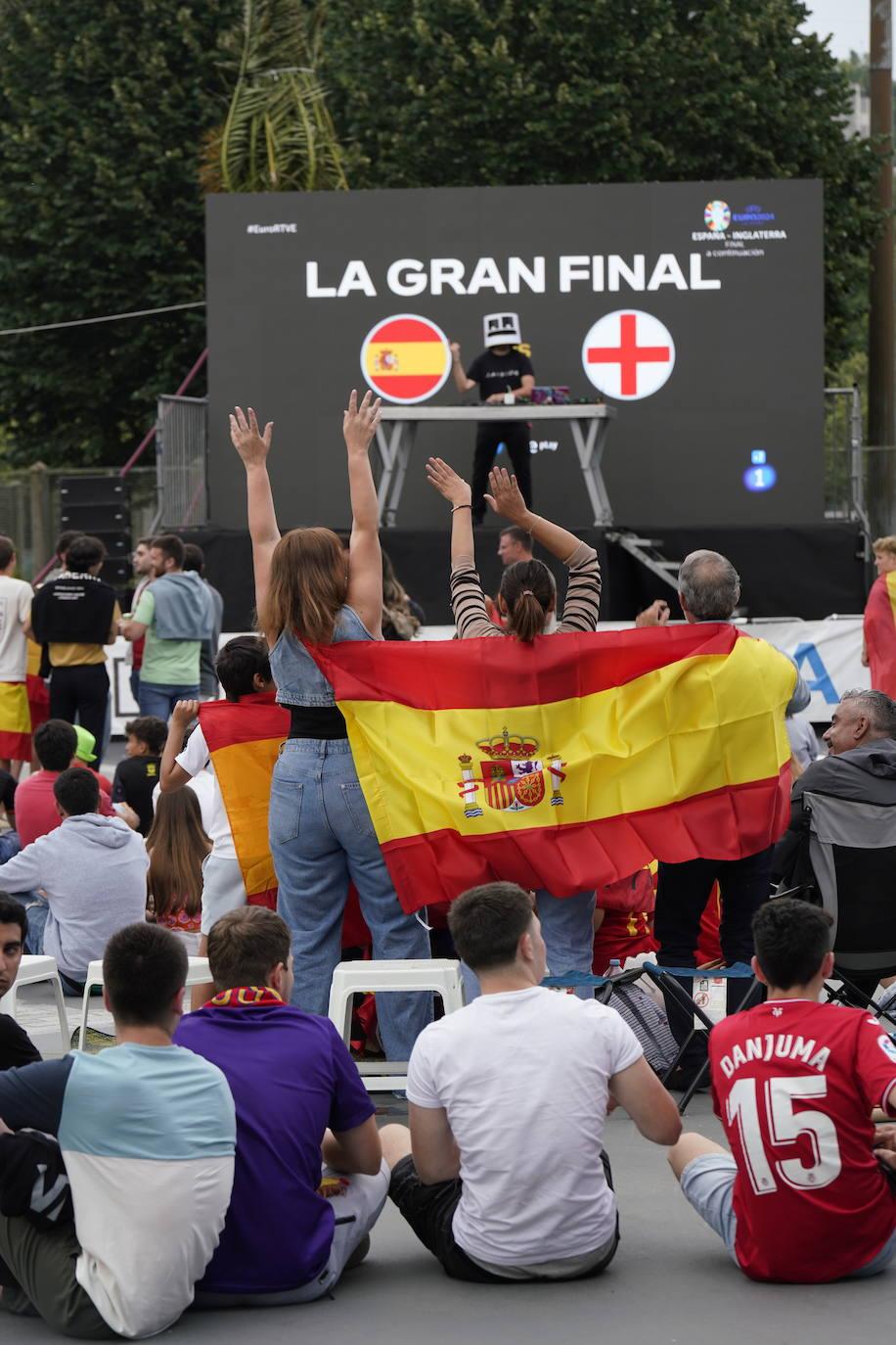 Las imágenes del ambiente para ver la final de la Eurocopa en Anoeta