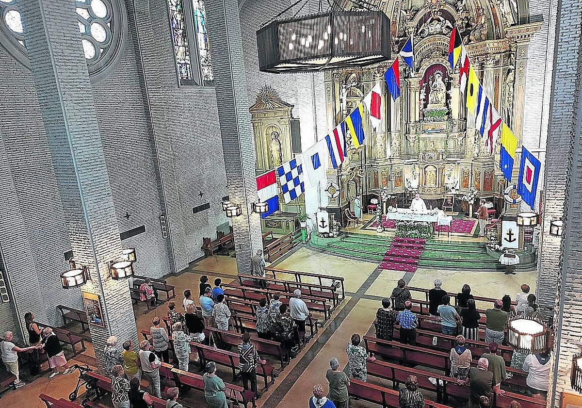 Imagen principal - Unas fiestas del Carmen de gigantes