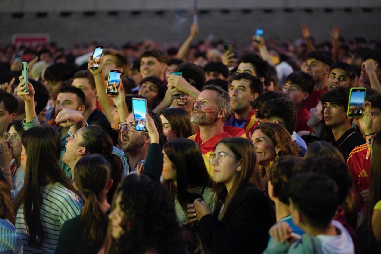 Las imágenes del ambiente para ver la final de la Eurocopa en Anoeta