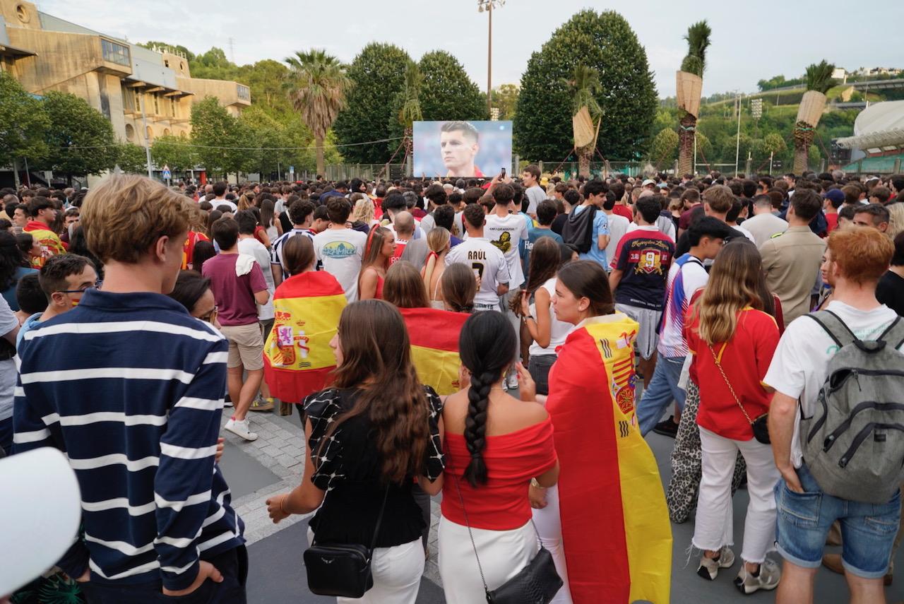 Las imágenes del ambiente para ver la final de la Eurocopa en Anoeta