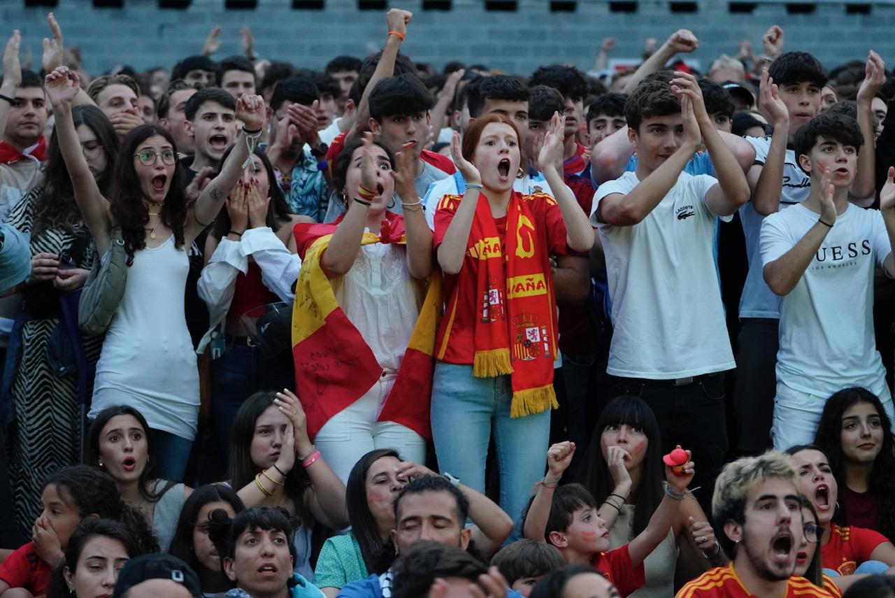 Las imágenes del ambiente para ver la final de la Eurocopa en Anoeta