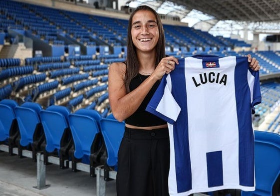 Lucía Rodríguez posa sonriente en Anoeta.